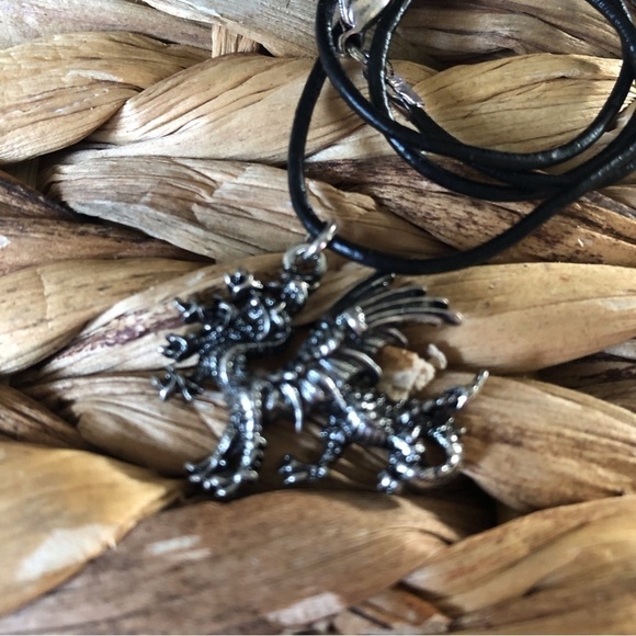 Hydra Snake metal cord necklace - Picture 3 of 4